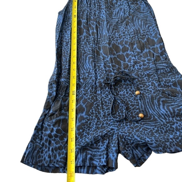 LONDON JEAN SHORTS JUMPER BLUE BLACK ANIMAL PRINT 100% RAYON, SIZE XS - Picture 2 of 7